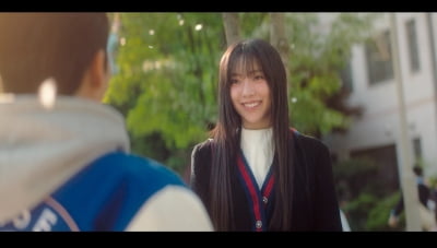 황신혜와 똑 닮았네…'친딸' 이진이, 변우석 손잡았더니 '백추' 후속작서 색다른 활약 ('김부장')