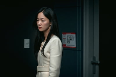 전여빈, 4조짜리 복수 실행한다…웃음기 빼고 카리스마 더하고('부세미')