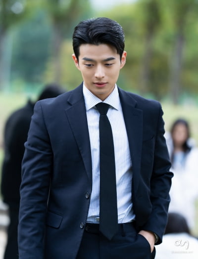 '박서준·김유정 소속사' 20대 신예 남배우, 투니버스로 데뷔했다더니 KBS 주말극 활약 ('화려한')