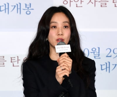 정려원, 7년 만에 감격스러운 소식 전했다…"큰 선물 받은 느낌"('하얀 차를 탄 여자')