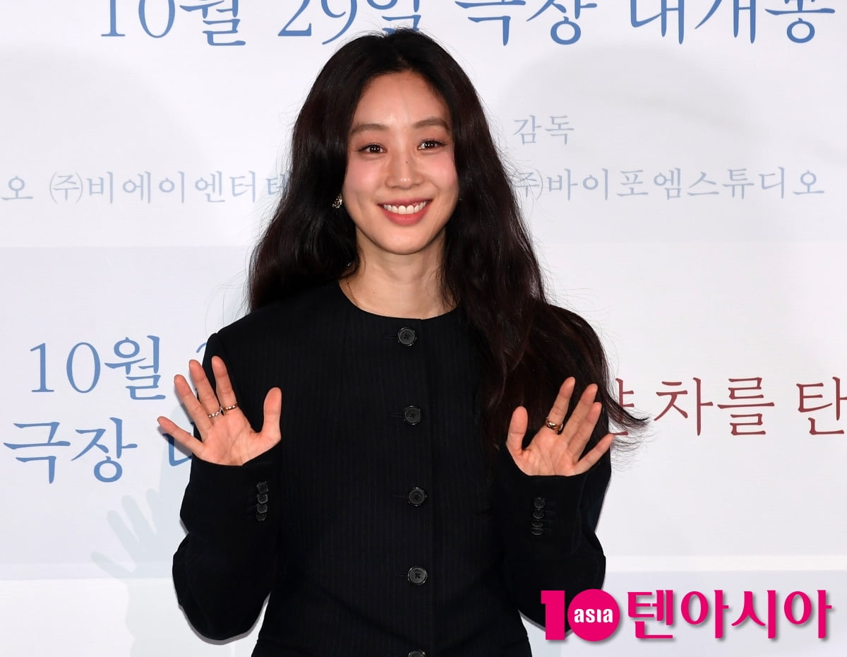 정려원, 하이힐 필요없는 완벽 각선미[TEN포토]