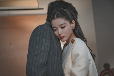김유정, 본색 숨겼다…밑바닥에서 꼭대기까지 올라 ♥김영대와 재회 ('친애하는 X')