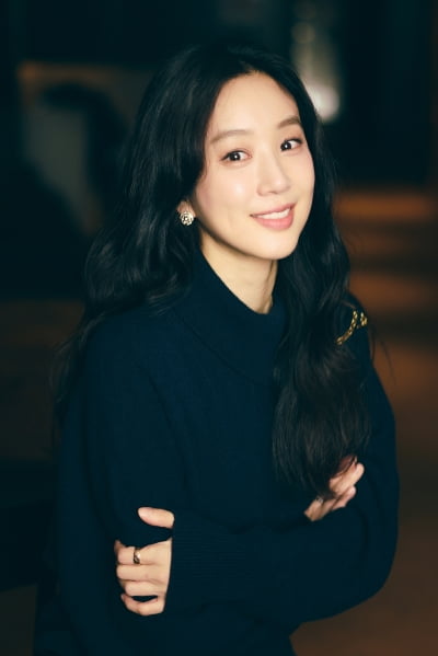 정려원, 연기한 지 23년째…"후배에 살가운 편, 하모니 중시해"('하얀 차') [인터뷰②]