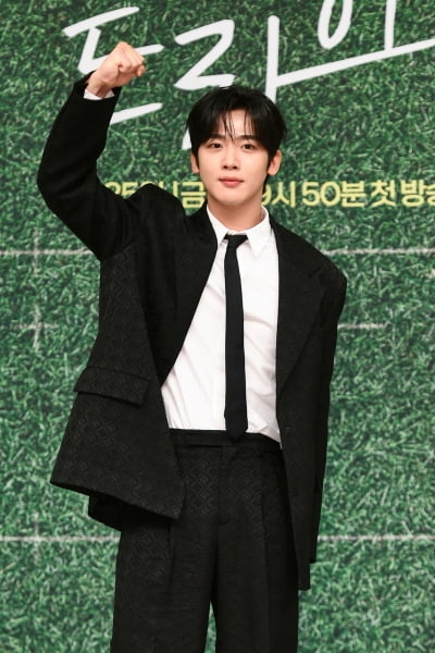 '프듀 논란' 김요한, 의리 지켰다…차기작 2편 확정했다더니 9개월 만에 위아이 컴백 합류