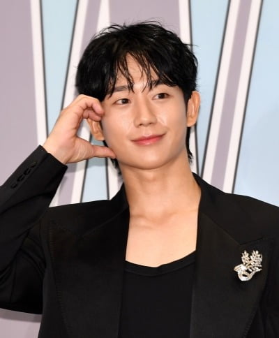 '37세' 정해인, 소녀시대 태연과 13년 차에 벅찬 소식 알렸다…"의미 깊어, 선한 영향력 이어갈 것"