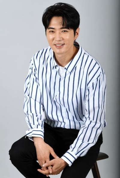 [공식] 데니안, 데뷔 27년 만에 기쁜 소식 전했다…'슈퍼레이스' 출연 확정