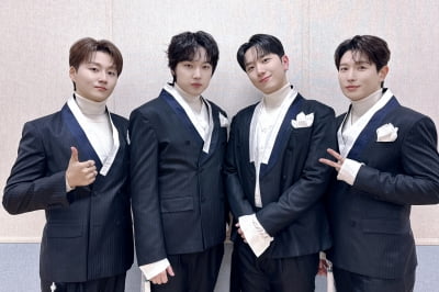 한복 수트 입은 포레스텔라, APEC CEO 서밋 개막식 축하무대