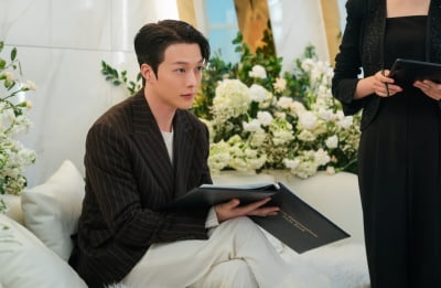 '33세' 장기용, 결별 후 송혜교 손잡았다더니…안은진과 ♥핑크빛 "매력에 푹 빠질 것" ('키괜')