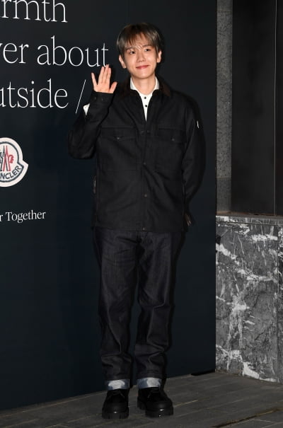 백현, 귀공자 포스...미소가 햇살일세[TEN포토+]