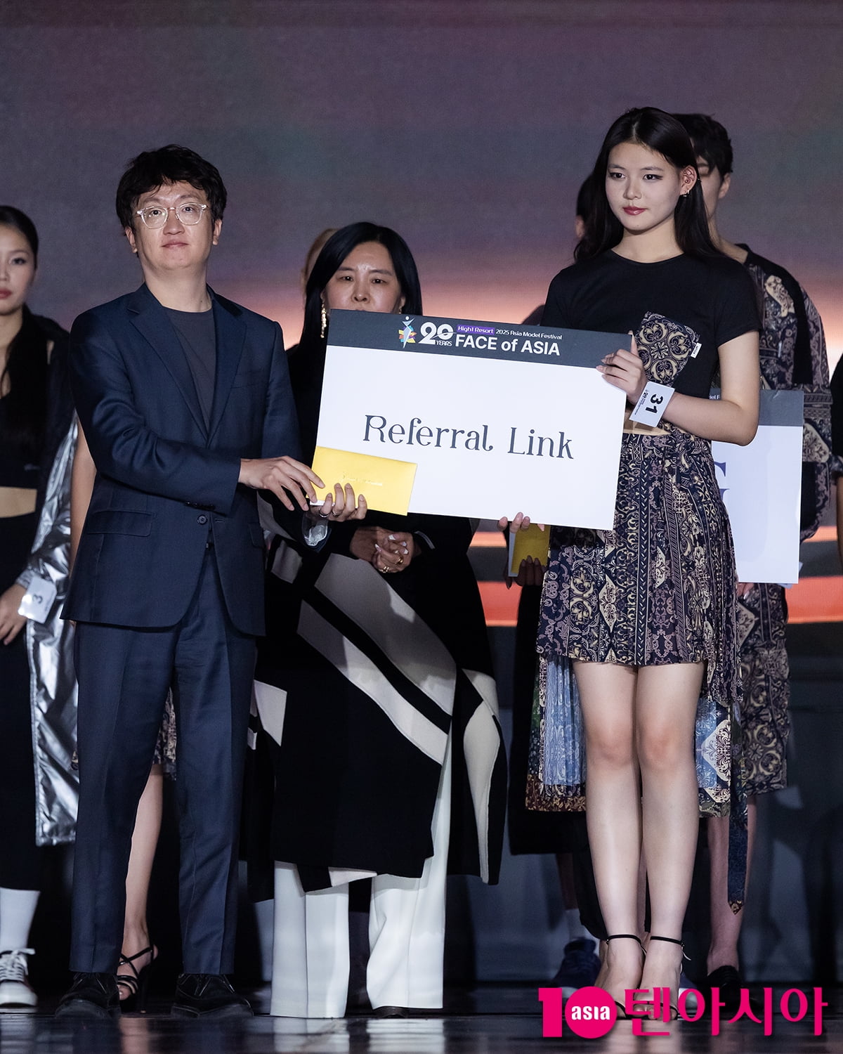 ZHANG YIBING, '2025 하이원리조트 아시아모델페스티벌-페이스 오브 아시아 리퍼럴링크상' 수상[TEN포토]