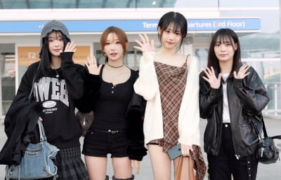 QWER Embarks on First World Tour 'ROCKATION', Heads to New York