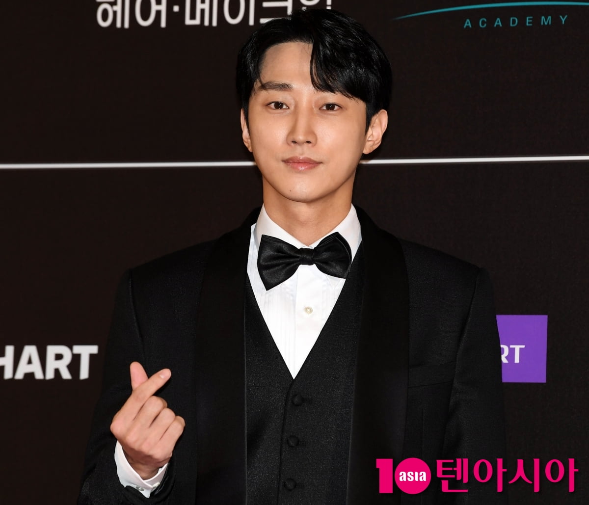 진영, 남성미 가득한 에토남[TEN포토+]