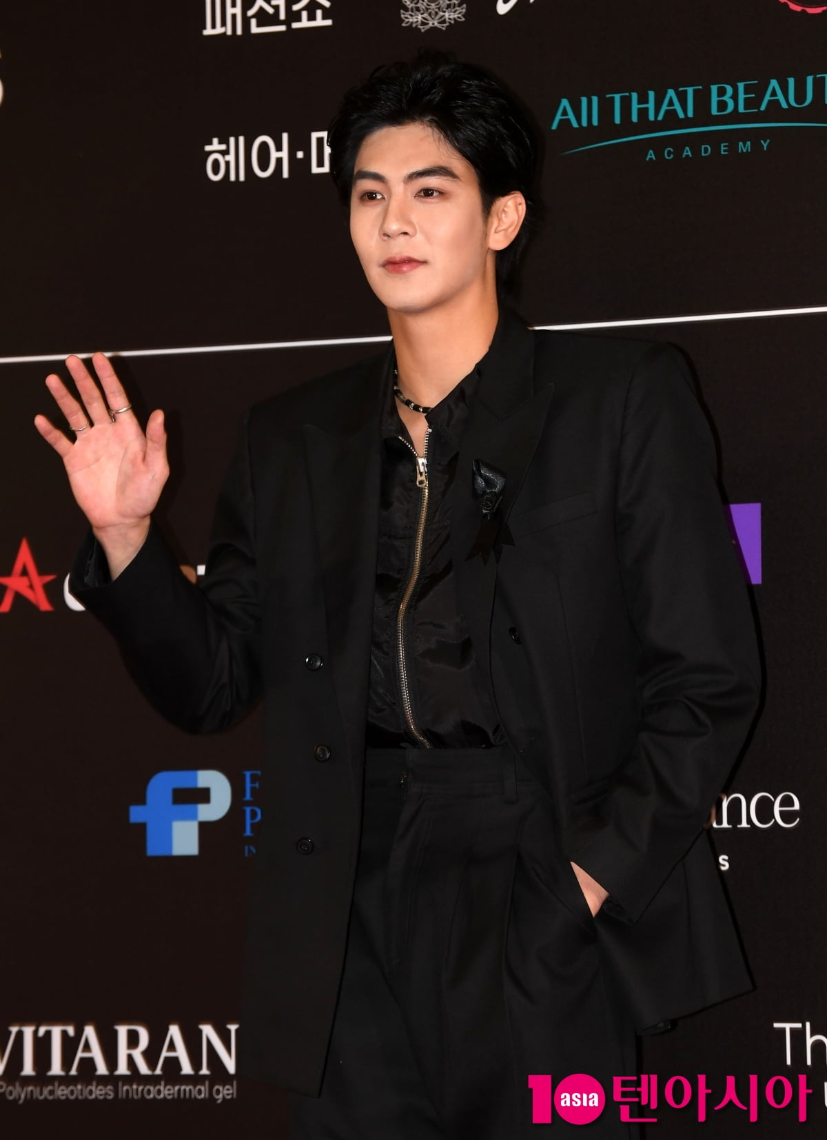 류 바치라워치, 짙은 이목구비[TEN포토+]