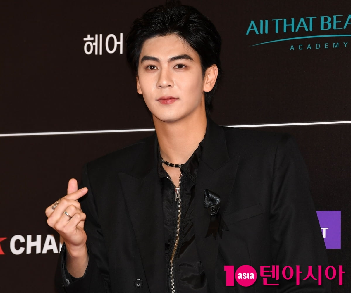 류 바치라워치, 짙은 이목구비[TEN포토+]