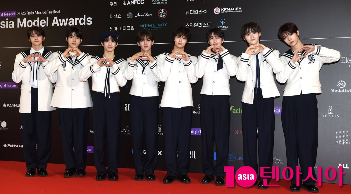 유어즈, 눈부신 비주얼[TEN포토+]