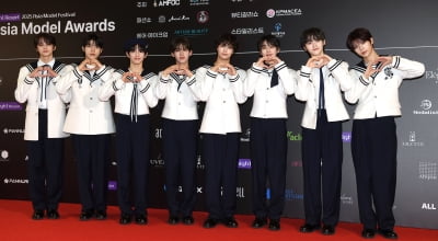 유어즈, 눈부신 비주얼[TEN포토+]