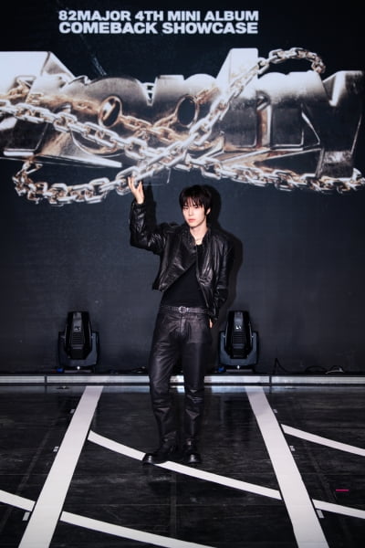 82메이저 황성빈, 남성미 넘치는 외모[TEN포토]