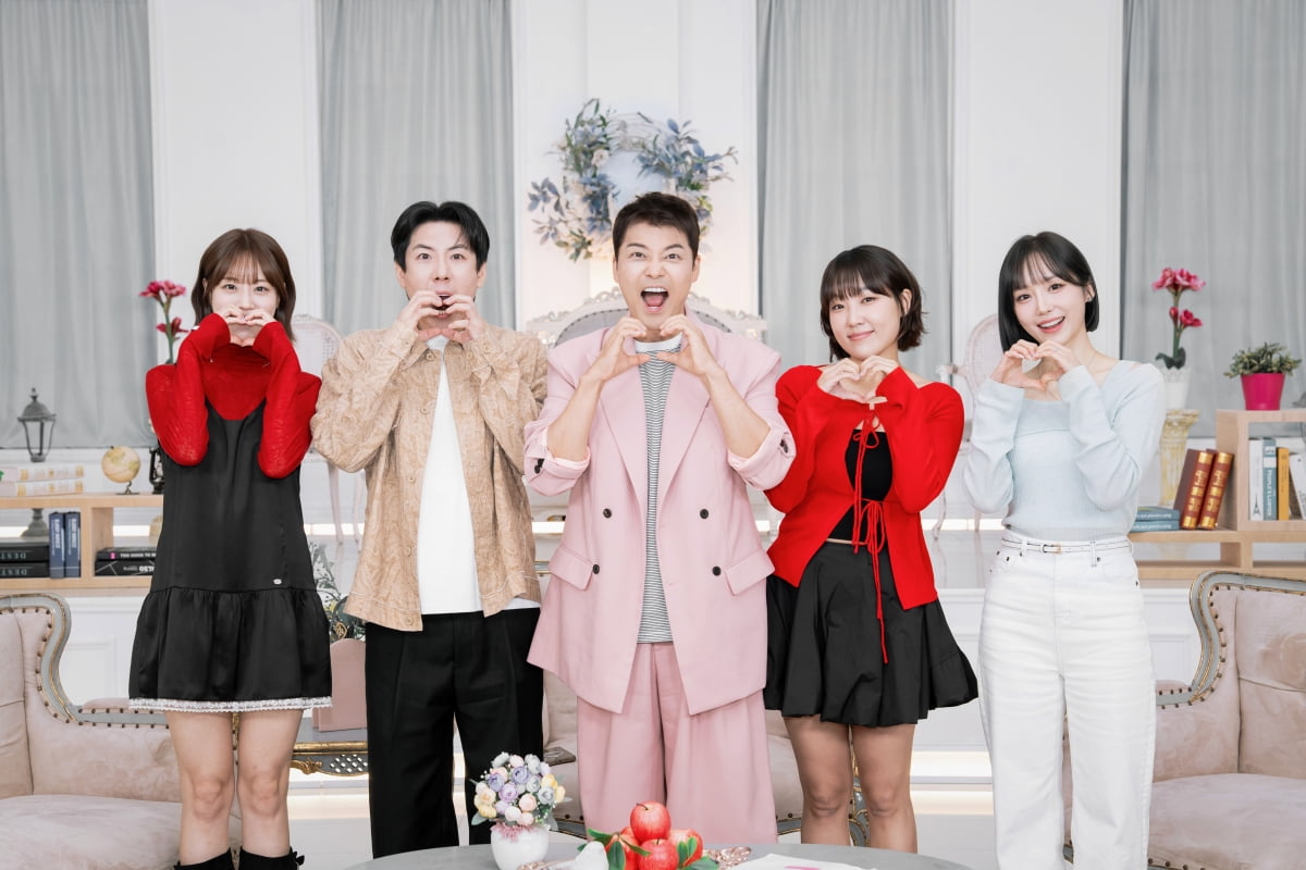 [종합] "전현무 연애사 쏟아져"…소개팅 고백하더니 썸도 탈탈, "스스로 못 멈춰" ('독사과2') 