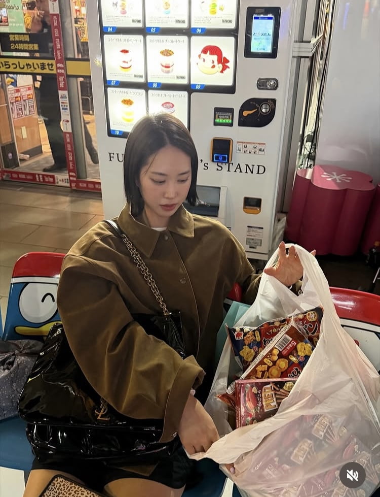 ‘12월 결혼설’ 손나은 여동생, 붕어빵 DNA…임찬규가 찍어줬나