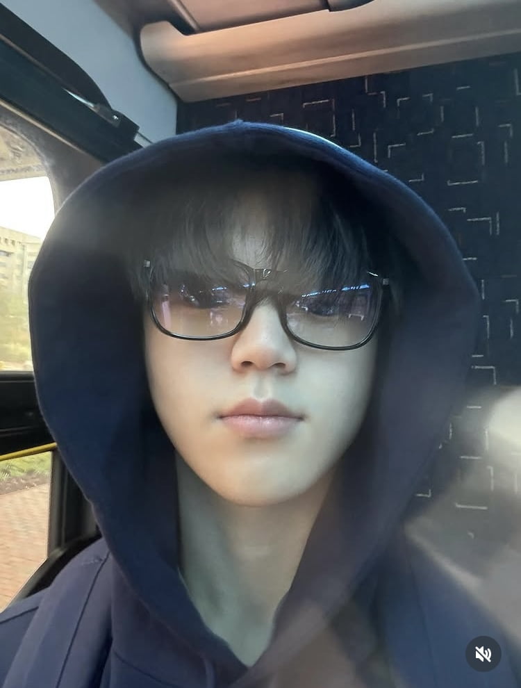 ‘윤민수 子’ 윤후, 90도 직각 어깨 자랑…후드로도 훈남 포스