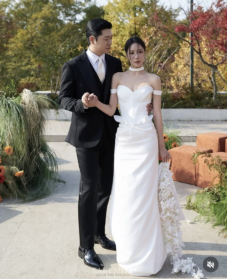 ‘재혼’ 22기 옥순♥경수, 네 식구가 된 후…결혼식 사진 추가 공개