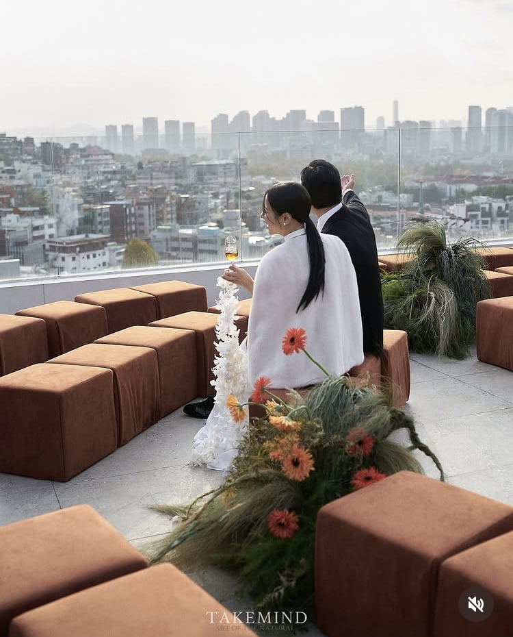 ‘재혼’ 22기 옥순♥경수, 네 식구가 된 후…결혼식 사진 추가 공개