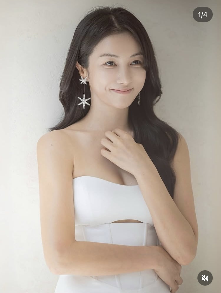 김옥빈, 결혼식 5일 남겨두고…신부관리 안 받아도 완벽한 바디라인