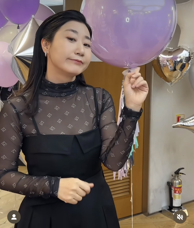 라미란, 44사이즈도 거뜬할듯…V라인에 깜찍 애교까지