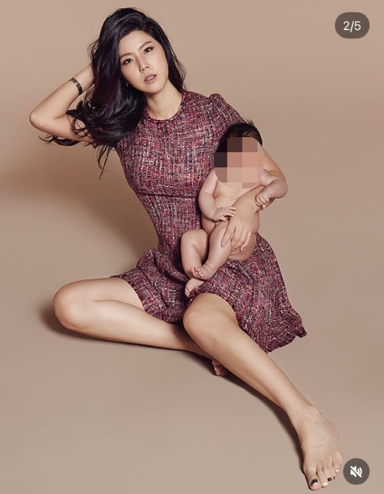 ‘주영훈♥’ 이윤미, 출산 직후에도 붓기 0…갓난 아이 안고 추억 남기기