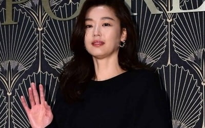 '44세' 전지현, 173cm·52kg 비결 밝혔다…"매일 아침 공복 운동, 러닝·복싱 즐겨" ('찐천재')