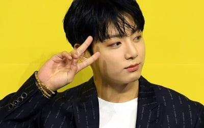 [공식] 방탄소년단 정국, 한국 솔로 최초 100억번