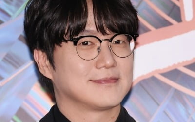 [공식] 매니저 배신에도 달린다…성시경, 연말 나흘 걸쳐 콘서트 개최 확정