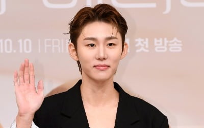 주연 작품만 3개인데, 유명 배우 '충격 근황' 알렸다…알바 한다더니 포장·배달까지 ('나혼산')