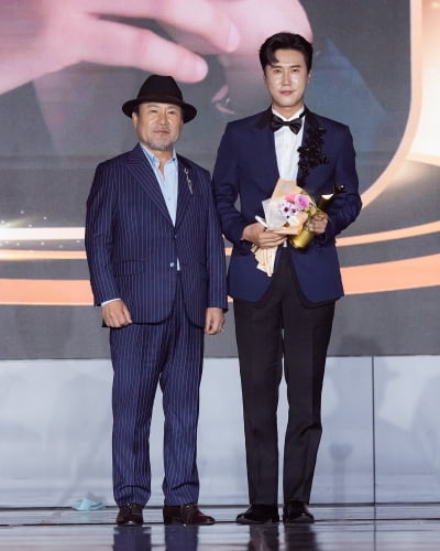 신성, 아시아모델어워즈 트로트 부문 수상[TEN포토]