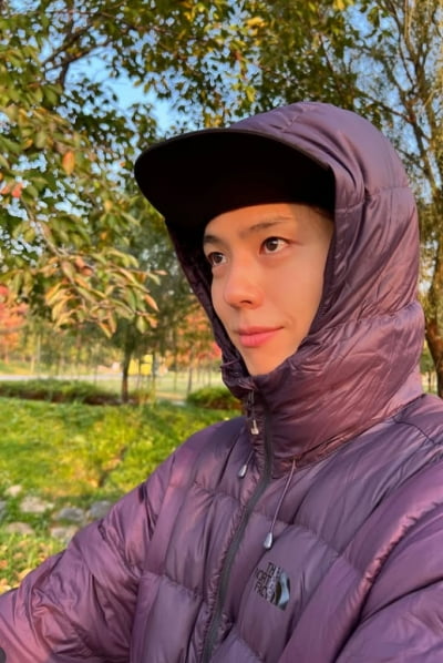 '박보검 매직' 또 통했다…누가 봐도 동네 아저씨 룩인데 "따뜻해져"