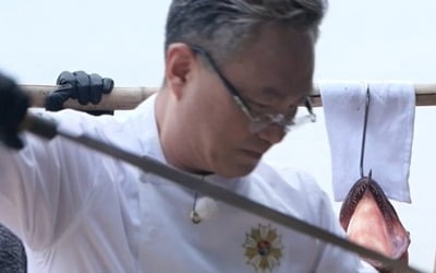 유명 '명장' 셰프, 녹화 중 '장도' 꺼냈다…충격적인 해체쇼('푹다행')