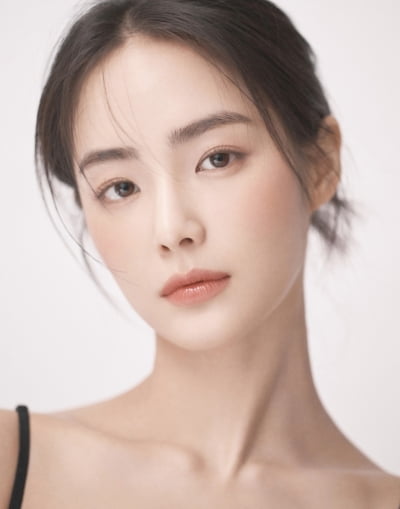 '前 쇼핑몰 모델' 홍수주, 연기력 논란 휩싸였는데…MBC서 사극 첫 도전('이강달')