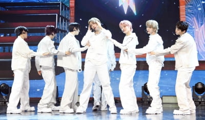 "음방 1위 올킬 목표" 아홉, 소년에서 청년으로…성장통 딛고 자란 '피노키오' [종합]