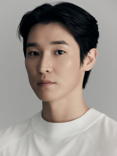 [공식] 'S라인'→'애마' 출연한 유명 남배우, 3개월 만에 깜짝 소식…김요한 주연작 캐스팅 ('사랑혁명')