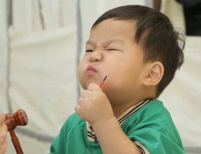 김준호 아들, 국대 DNA 그대로 물려받았다…남다른 힘 자랑→맨손 발굴 ('슈돌')