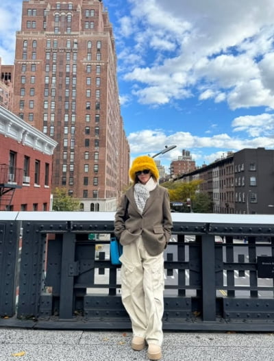 '56세' 김완선, 누가 봐도 초대 가수 차림새…채시라까지 "관광객 치고는"