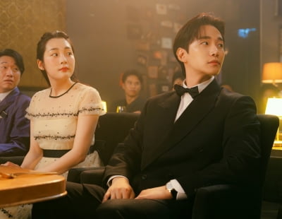 이준호♥김민하, 제대로 일냈다…드라마·출연자 화제성 2주 연속 1위 ('태풍상사')