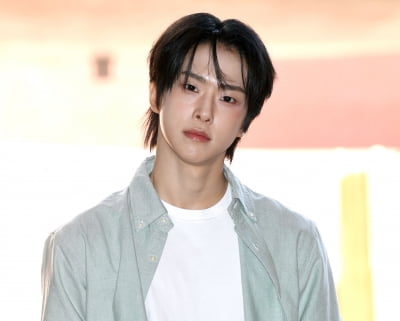 "상의 탈의? 대표님 고심 끝 결정"…뉴비트, 의자를 아령 삼아 [인터뷰②]