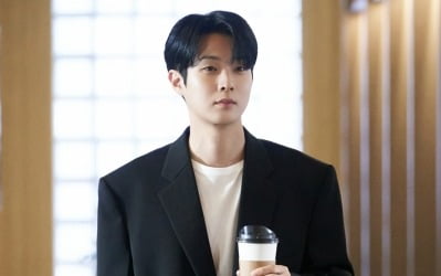 최우식, 정소민과 ♥핑크빛 이어 남친룩의 정석까지 ('우주메리미')