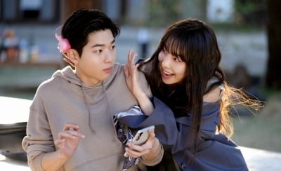 황신혜 딸, 주말극 여배우 꿰찼다더니…차강윤 첫사랑녀로 눈길 "기대할게" ('김부장')