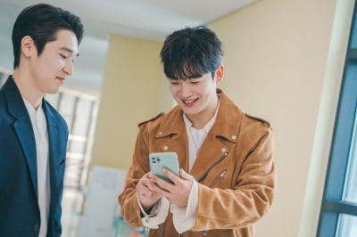 김요한, '15세 연상' 여배우와 캐스팅 무산 2년 만에…"편안하고 즐거워, 에너지 있어" ('사랑혁명')