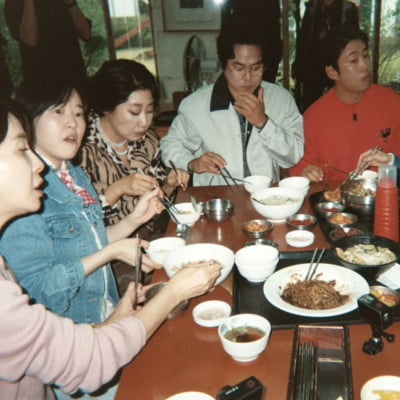 혜리 있고 류준열 없었다…'응팔' 10주년, 배우들 한 자리에 모여