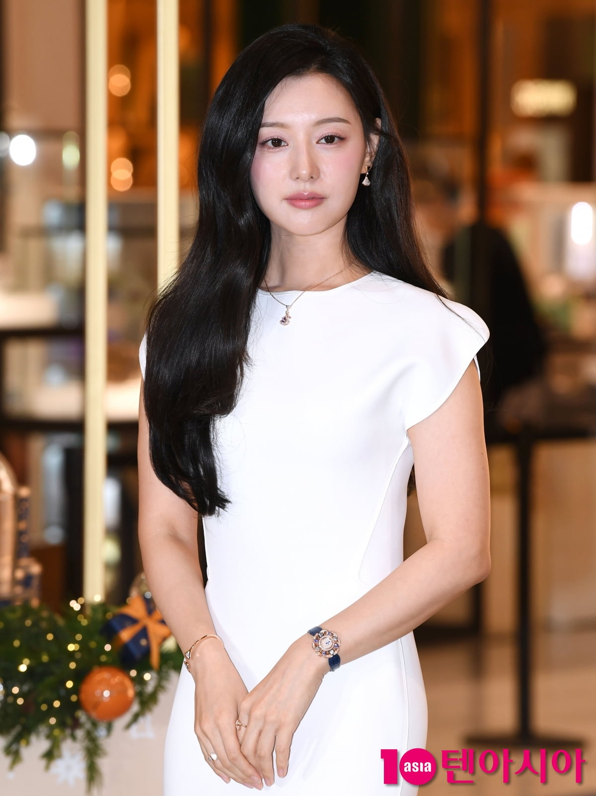 김지원, 6천만원 시계 기죽이는 꽃미모...사랑스러워[TEN포토+]