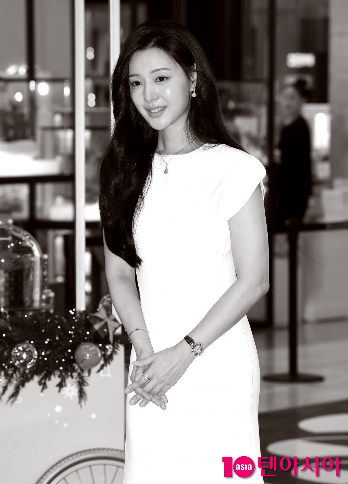 김지원, 흑백 뚫고 나오는 아우라..분위기 여신[TEN포토+]