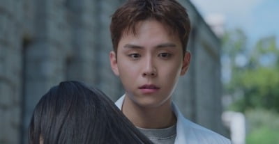 김유정과 열애설 났다더니…김도훈, 맹목적인 조력자로 눈도장 '존재 가치 느껴' ('친애하는X')